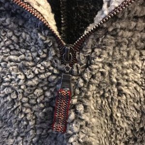 True grit size medium fleece pullover